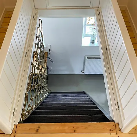 2 Bedroom Lovely In * スヴァネケ