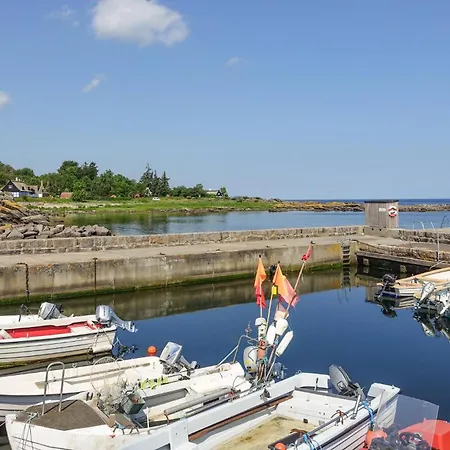 別荘 2 Bedroom Lovely In スヴァネケ